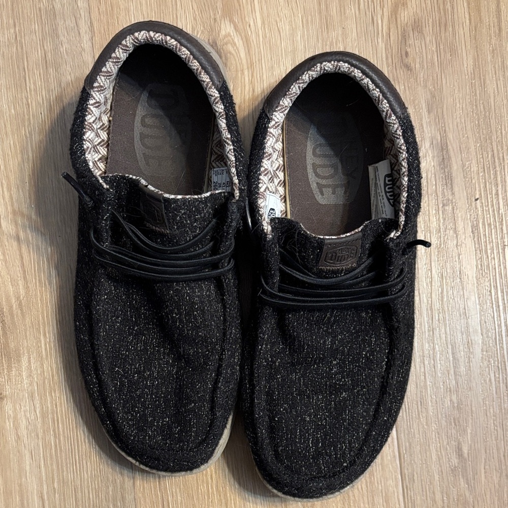 Hey Dude Men's Black Textured Loafers